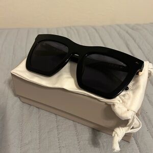 Dezi Fall Back Black Sunglasses